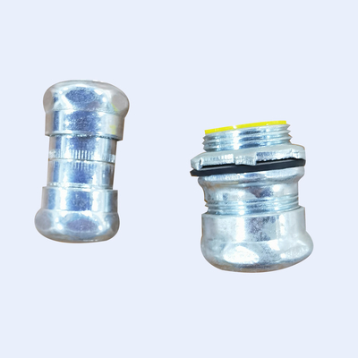 จีน ข้อต่อขั้วต่อการบีบอัด Pvc EMT หุ้มฉนวน 3 &quot;4&quot; Electro Galvanized ผู้ผลิต