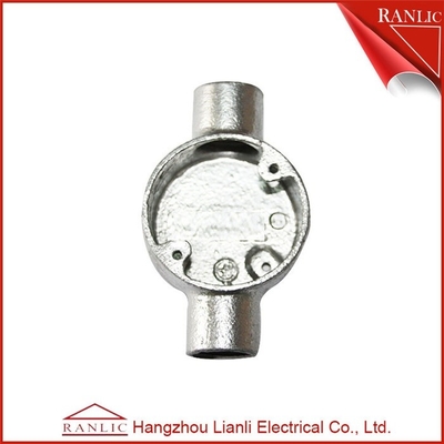 จีน 3/4 นิ้ว 1 นิ้วสีขาว 20 มม. กล่องท่อร้อยสายไฟฟ้าจุ่มร้อนชุบสังกะสี, Professtional OEM ผู้ผลิต