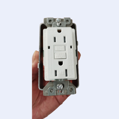 กล่องเชื่อมต่อท่อร้อยสายชุบสังกะสีสำหรับสายเคเบิลสื่อสาร Wall Studs ผู้ผลิต