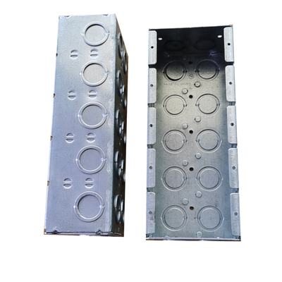 4 Gang Steel Conduit Box 1.60mm Thickness PreGalvanized 1/2&quot; 3/4&quot; Knockouts ผู้ผลิต