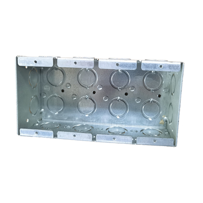4 Gang Mansory Steel Conduit Box 1.60mmความหนาสังกะสีชุบ 1/2&quot; 3/4&quot; ผู้ผลิต