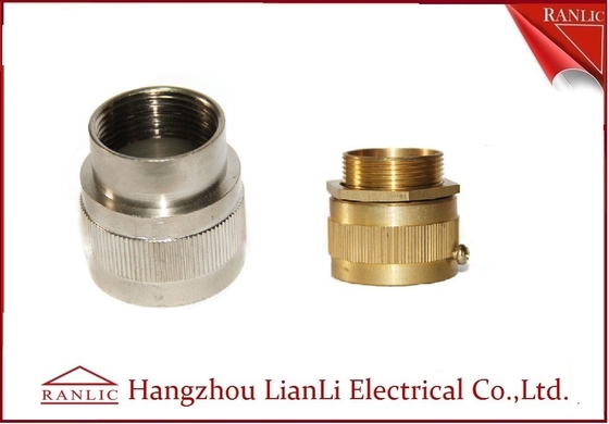 อะแดปเตอร์ท่อร้อยสายทองเหลืองชาย / หญิงพร้อมชุบนิกเกิล 20mm 25mm ผู้ผลิต